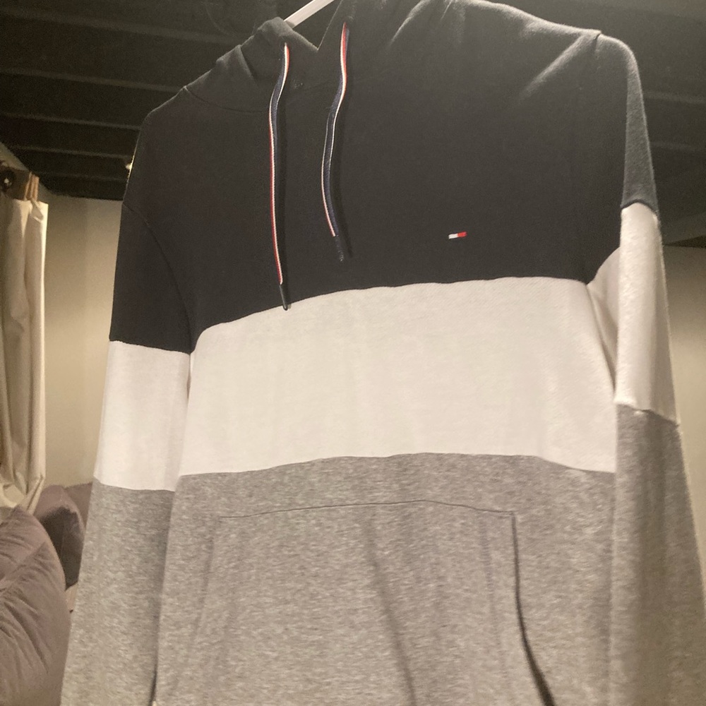 Gray black white sweatshirt